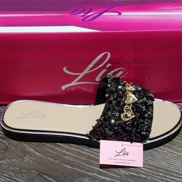 🏷2 for $18 Lia Sandals - Picture 1 of 2